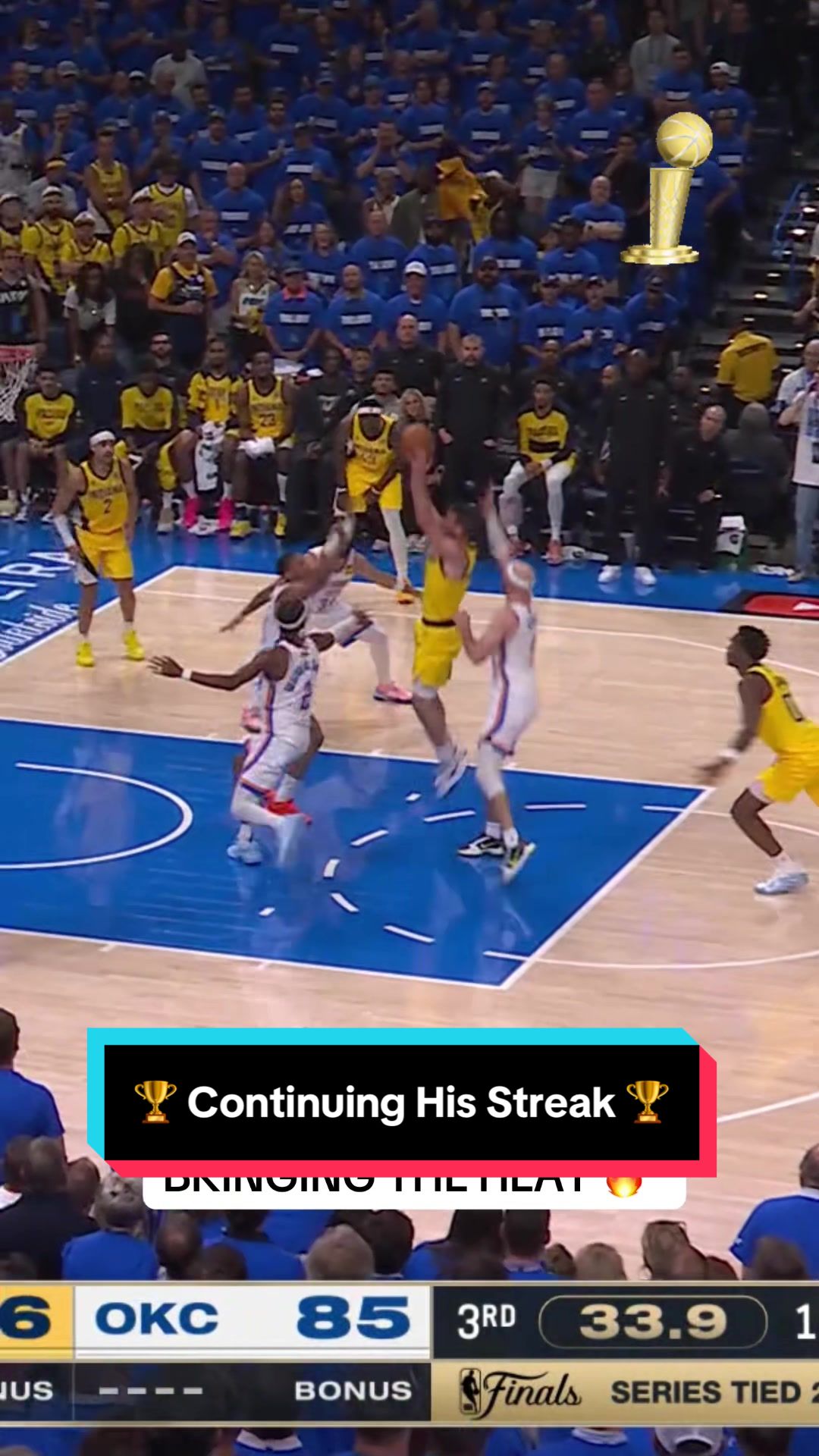 Continuing his 3Q hot streak 👏😳 
