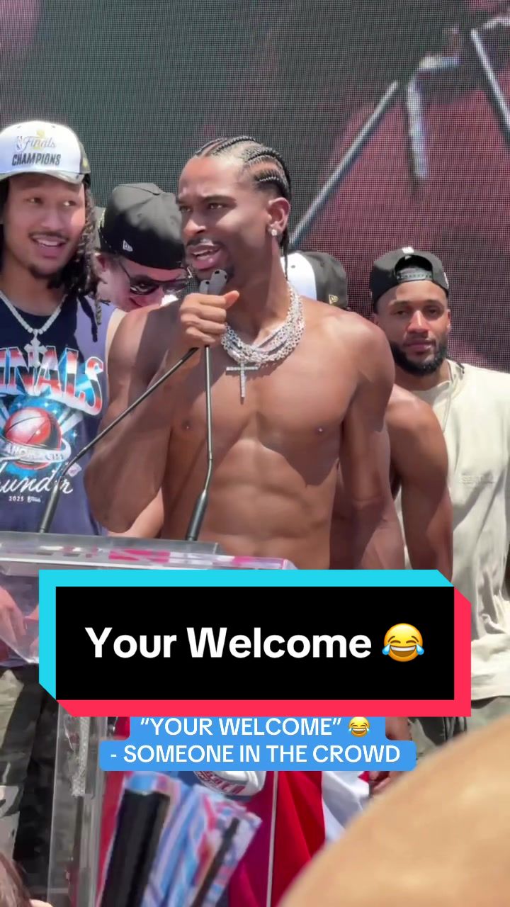 That one fan be like 🙂‍↕️🤝 