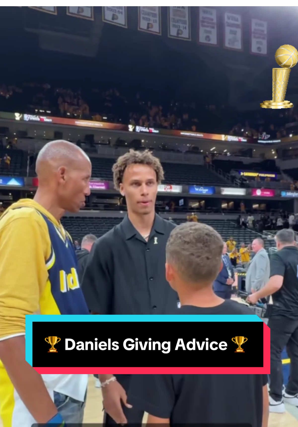 Dyson Daniels giving advice to Reggie Miller’s son on hard work and hooping 🙌 