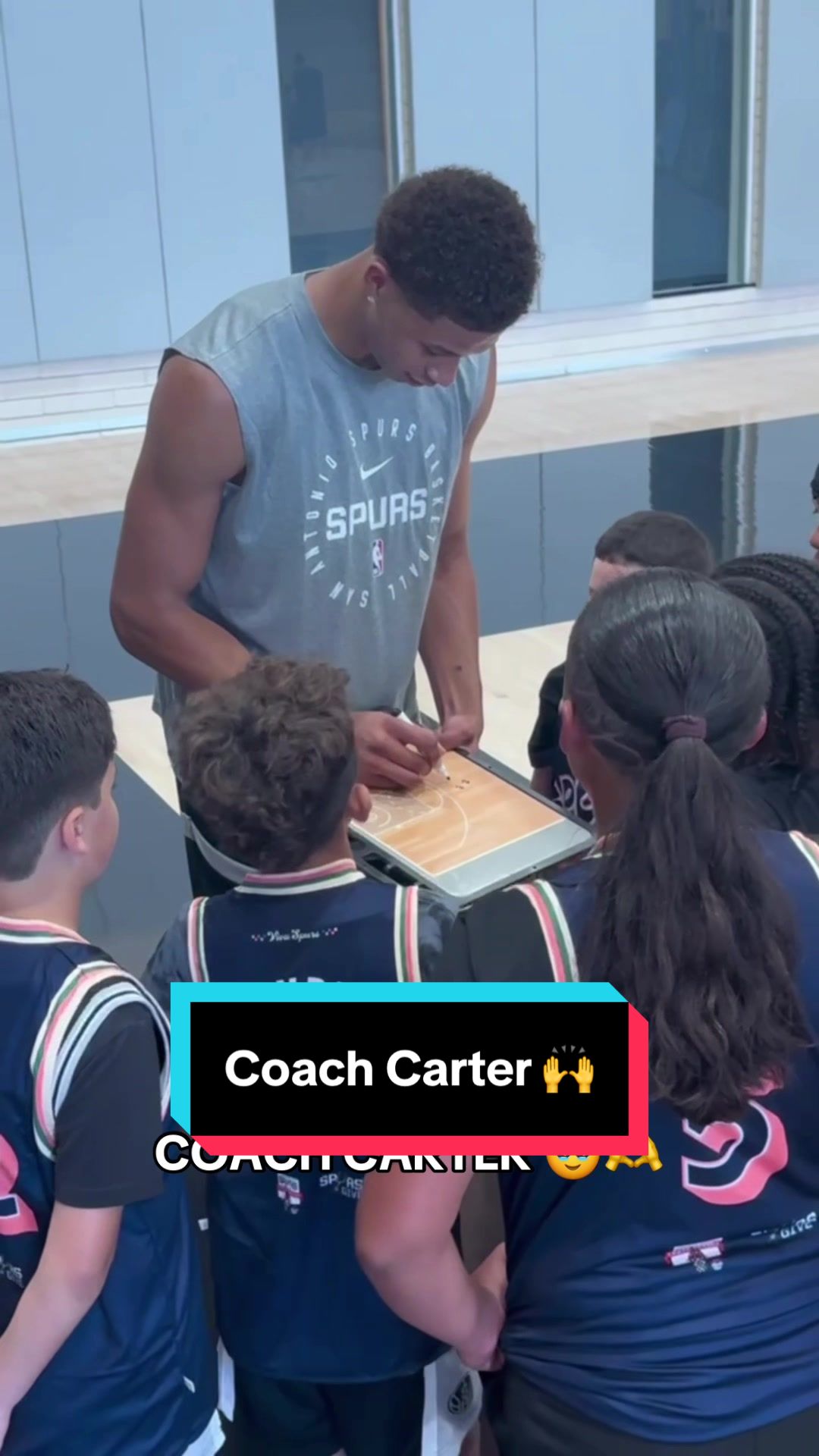 There’s a new Coach Carter in town! 🏀⛹️‍♂️ 