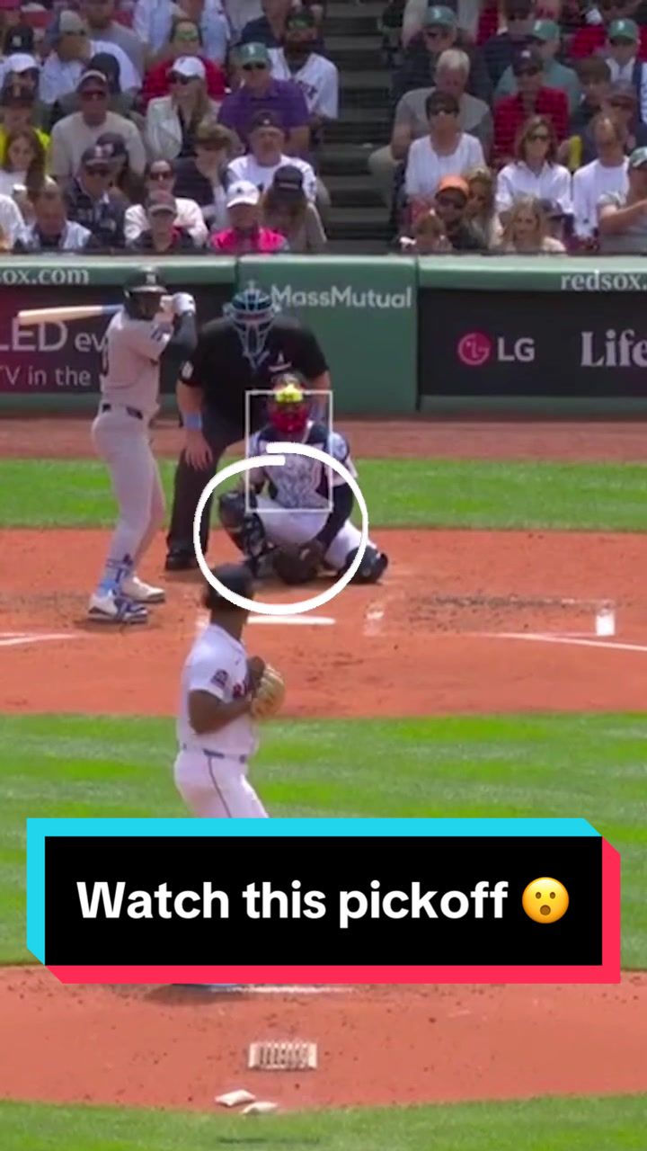 It’s all in the glove 😤 