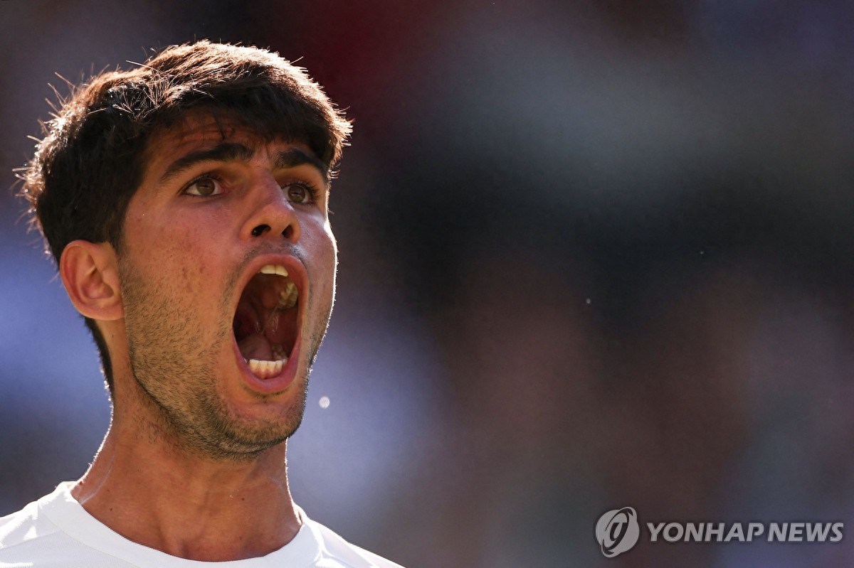 On the first day of Wimbledon 2025, several top-seeded players were upset, and Alcaraz was pushed to a deciding set.