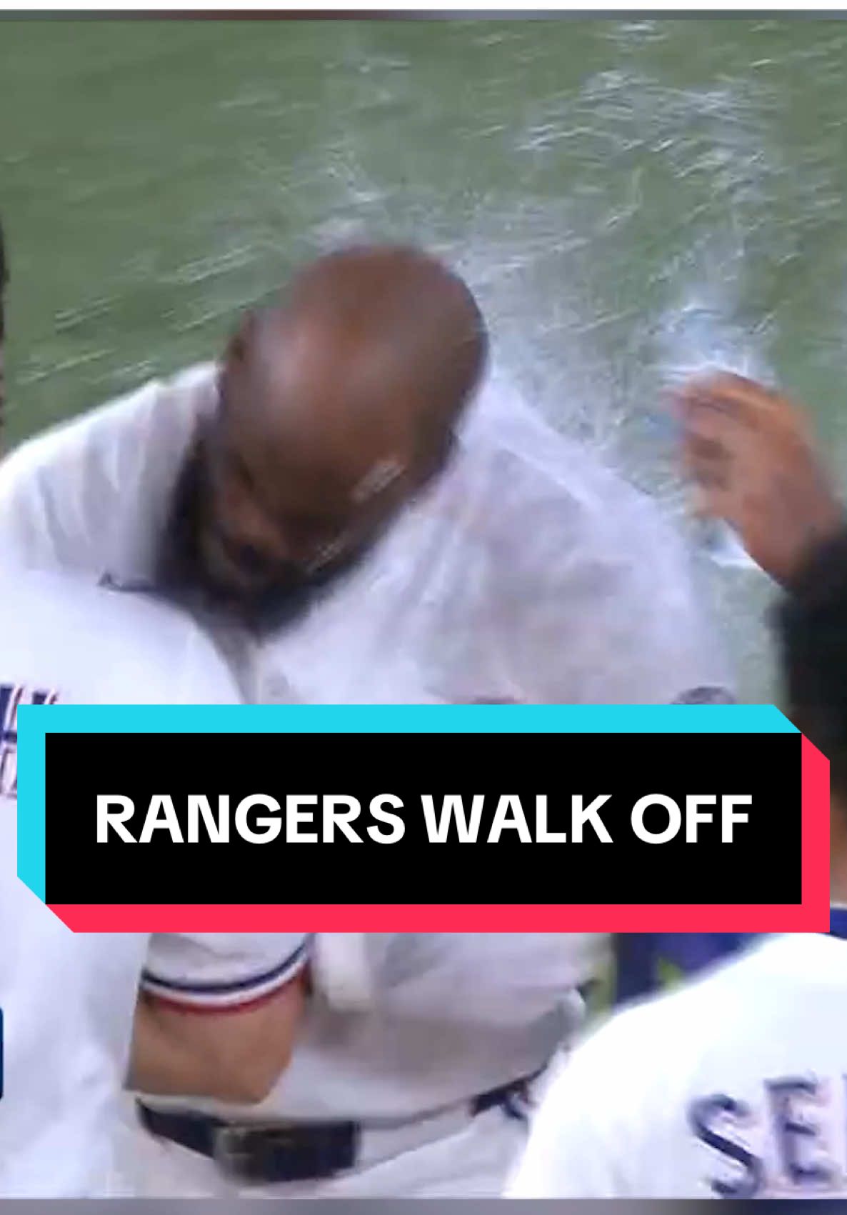Both baseball teams in Texas had a walk-off win today! 