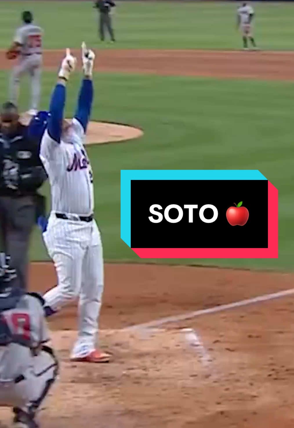 Juan Soto puts the Mets back in front! 