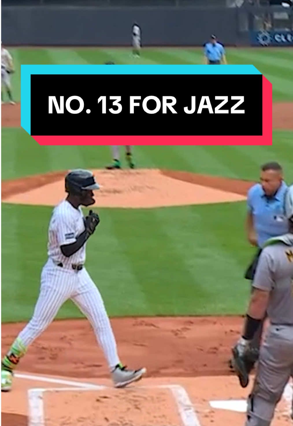 @Jazz Chisholm Jr👑 keeps mashing 😤 