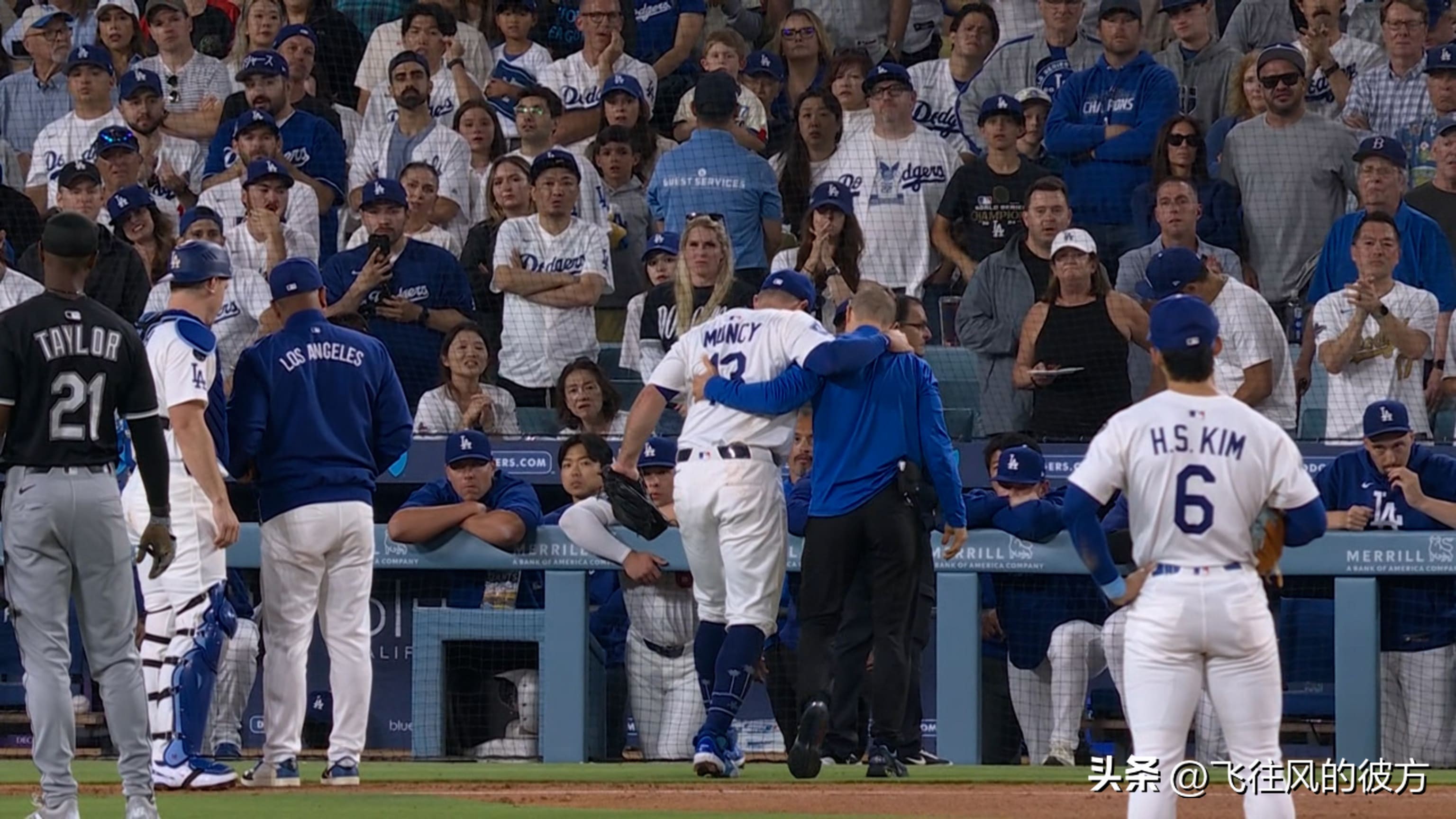 Dodgers third baseman Max Muncy to undergo knee MRI after collision at third base
