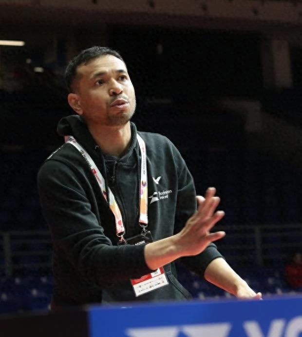 Iskandar will officially take over as Malaysia&#39;s national badminton singles coach in October, with the position assigned by Jonathan.