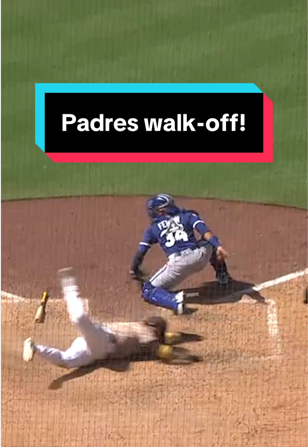 Jose Iglesias wins it for the Padres ‼️ 