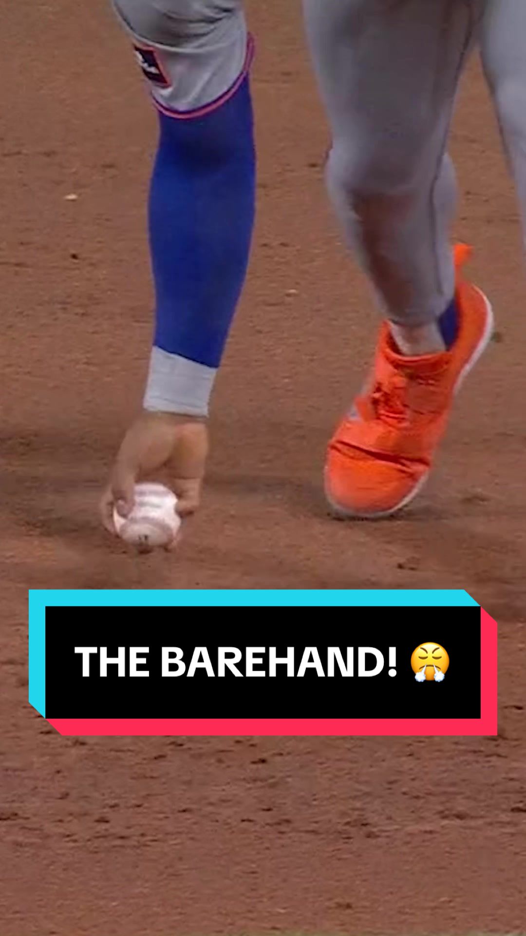 Francisco Lindor makes a jaw-dropping barehanded play 😮 