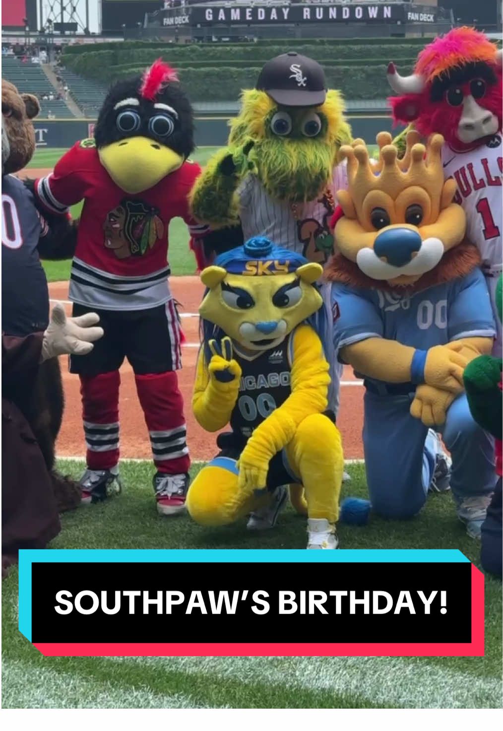 the squad got together for southpaw’s birthday 💯 