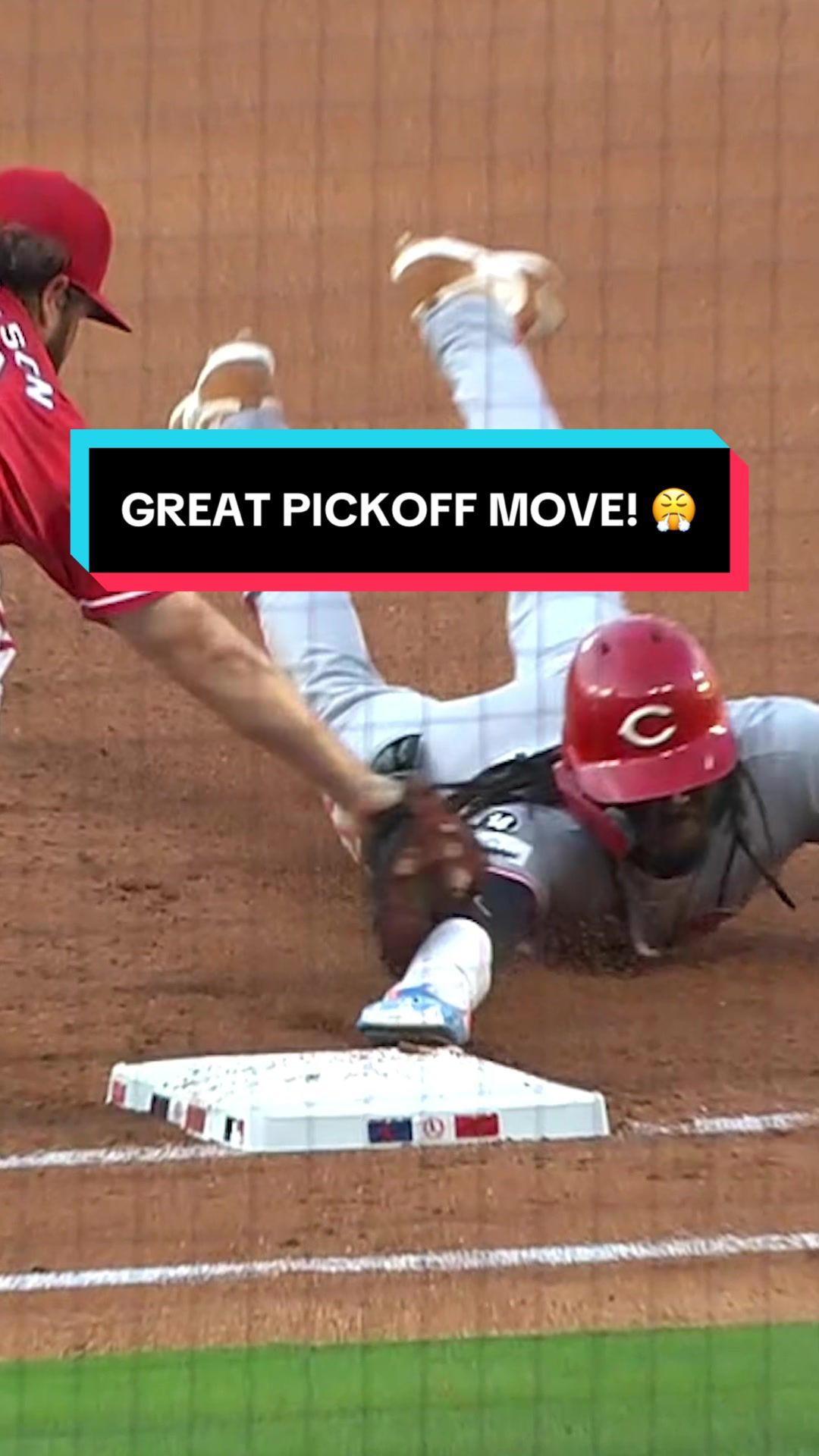 Pedro Pagés PICKS OFF Elly! 