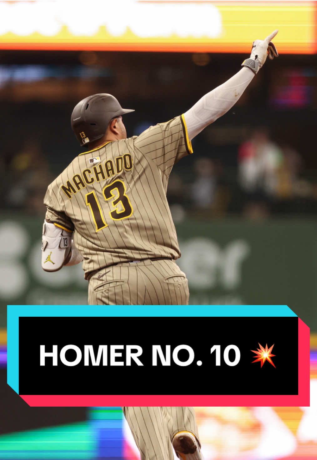 Manny Machado launches his 10th HR of the season! 