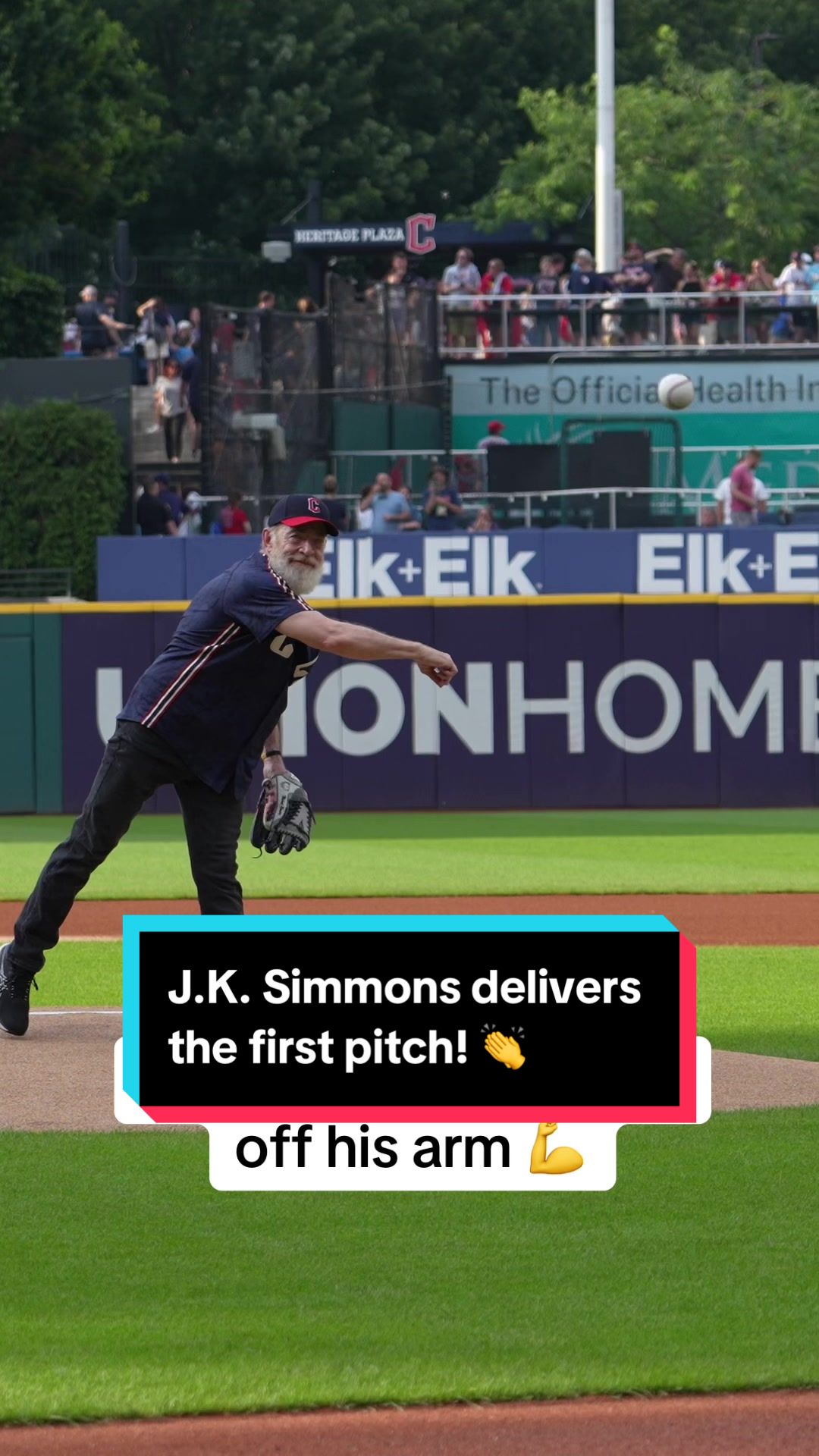 J.K. Simmons throws out the first pitch in Cleveland! 🤩 