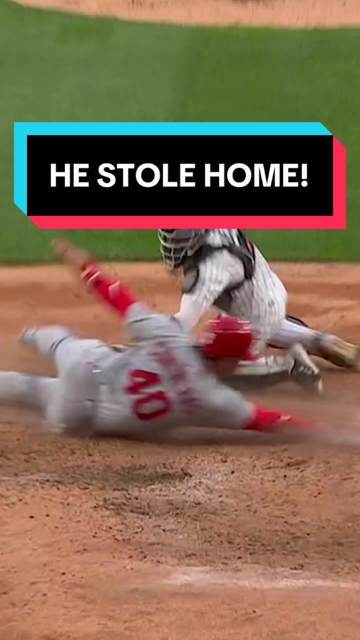 Willson Contreras STOLE HOME 😱 
