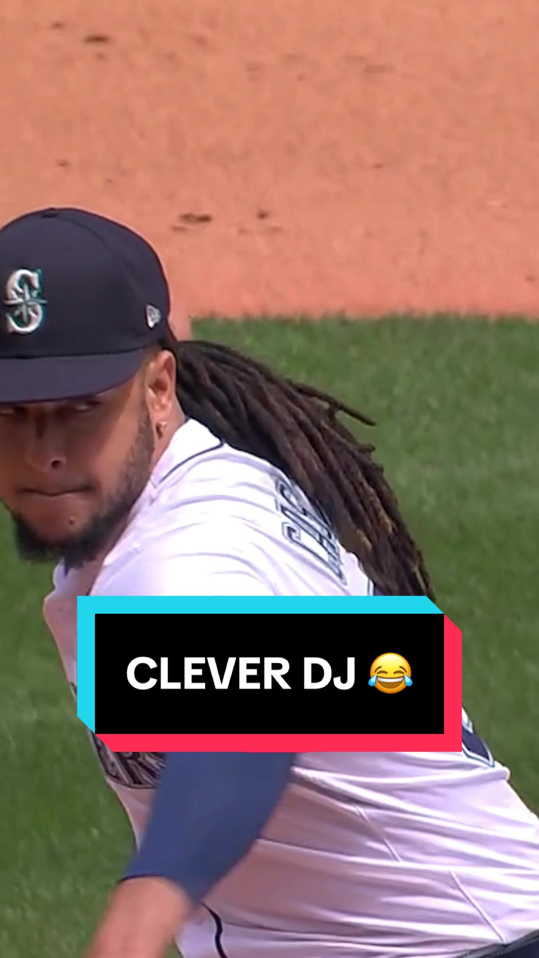 clever move by the dj 😂  